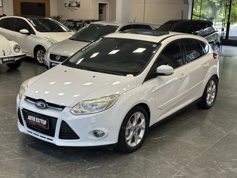 focus 2.0 titanium plus hatch 16v flex 4p auto 2015 estancia velha