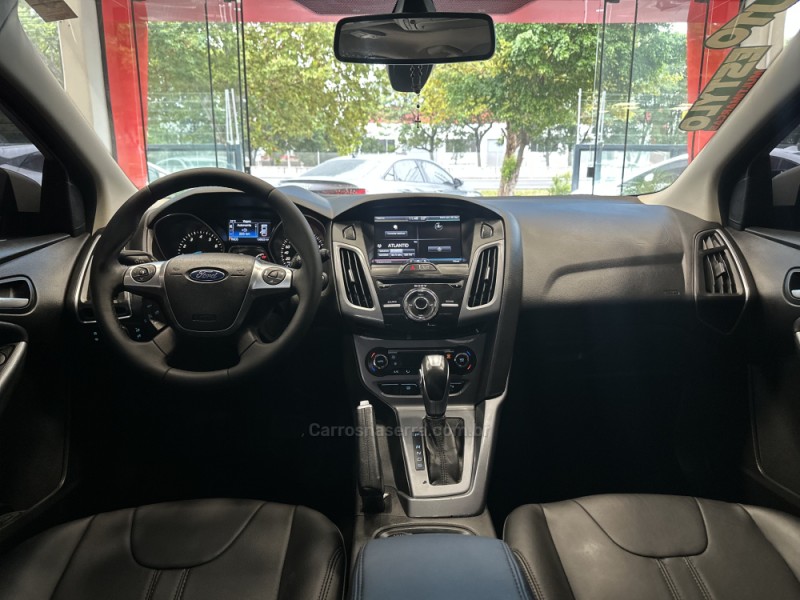 FOCUS 2.0 TITANIUM PLUS HATCH 16V FLEX 4P AUTO - 2015 - ESTâNCIA VELHA