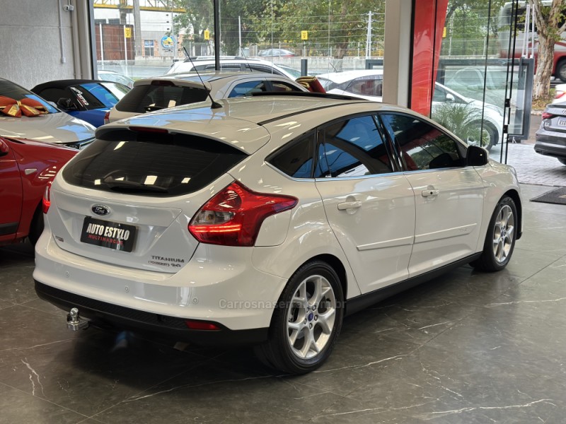 FOCUS 2.0 TITANIUM PLUS HATCH 16V FLEX 4P AUTO - 2015 - ESTâNCIA VELHA