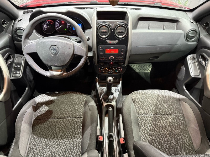 DUSTER 1.6 EXPRESSION 4X2 16V FLEX 4P MANUAL - 2018 - FARROUPILHA