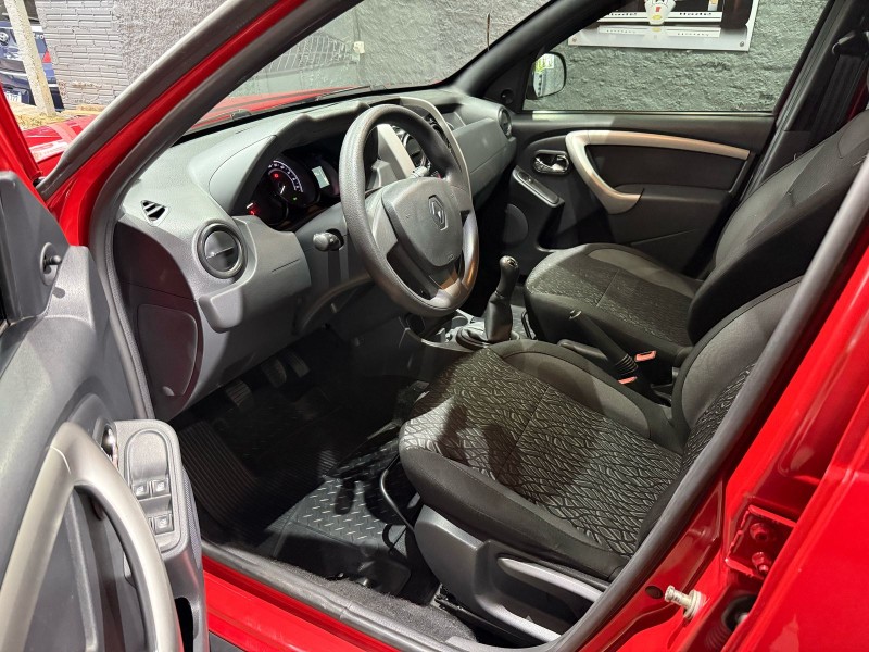 DUSTER 1.6 EXPRESSION 4X2 16V FLEX 4P MANUAL - 2018 - FARROUPILHA