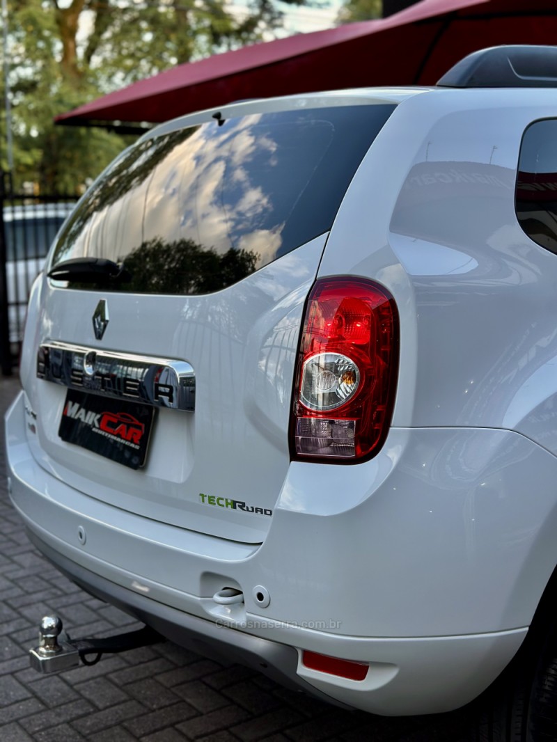 DUSTER 1.6 TECH ROAD 4X2 16V FLEX 4P MANUAL - 2014 - ESTâNCIA VELHA