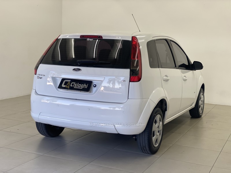FIESTA 1.6 ROCAM SE 8V FLEX 4P MANUAL - 2014 - CARLOS BARBOSA