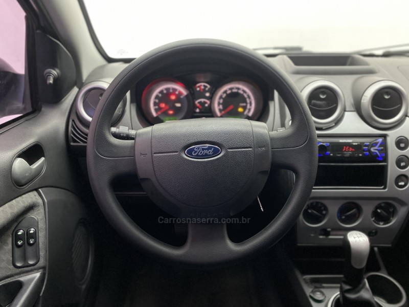 FIESTA 1.6 ROCAM SE 8V FLEX 4P MANUAL - 2014 - CARLOS BARBOSA