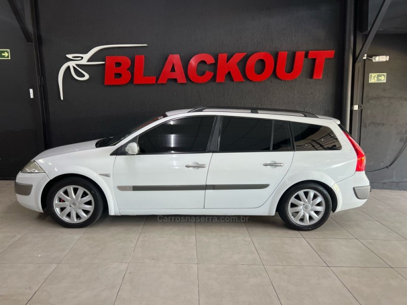 MÉGANE 1.6 DYNAMIQUE GRAND TOUR 16V FLEX 4P MANUAL - 2012 - CAMPO BOM