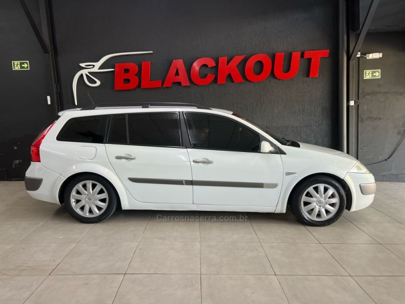 MÉGANE 1.6 DYNAMIQUE GRAND TOUR 16V FLEX 4P MANUAL - 2012 - CAMPO BOM