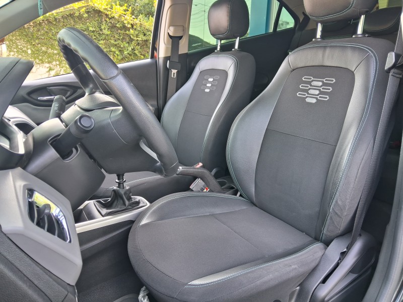 ONIX 1.0 MPFI LT 8V FLEX 4P MANUAL - 2019 - SãO SEBASTIãO DO CAí