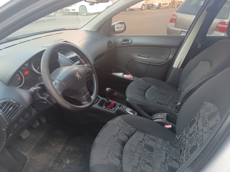207 1.4 XR 8V FLEX 4P MANUAL - 2010 - FLORES DA CUNHA