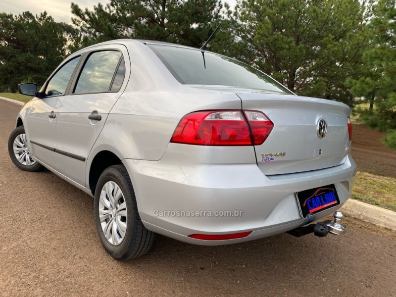 VOYAGE 1.6 MI TRENDLINE 8V FLEX 4P MANUAL - 2017 - VACARIA