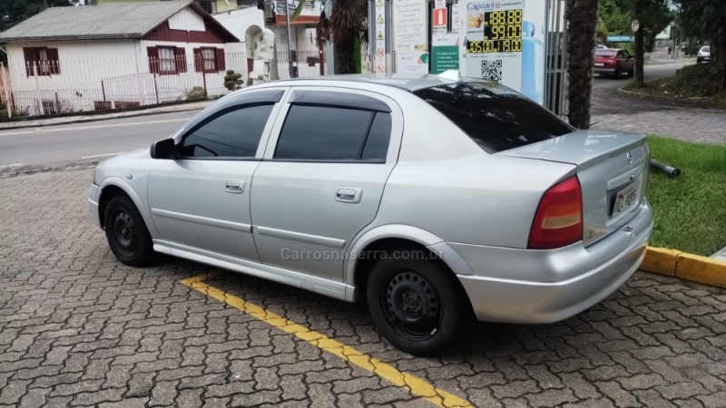 ASTRA 1.8 MPFI MILLENIUM II SEDAN 8V GASOLINA 4P MANUAL - 2001 - CAXIAS DO SUL