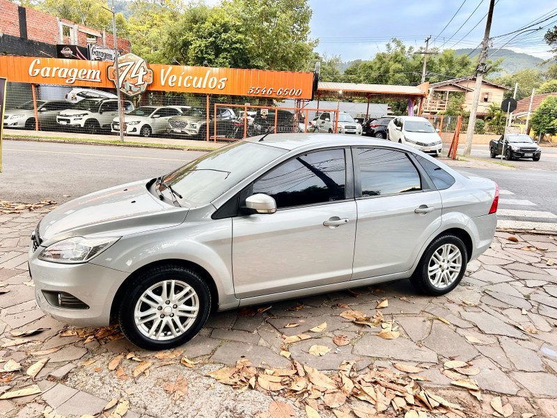 FOCUS 2.0 GLX SEDAN 16V FLEX 4P MANUAL