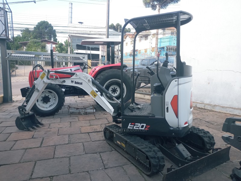 mini escavadeira  2022 bento goncalves