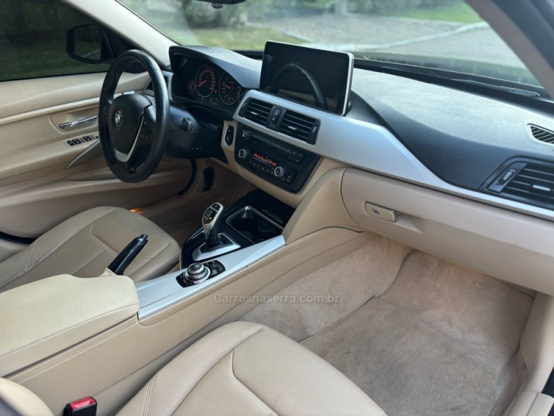 320I  - 2015 - CANELA