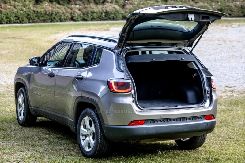 COMPASS 2.0 SPORT 4X2 16V GASOLINA 4P AUTOMÁTICO - 2017 - GRAMADO