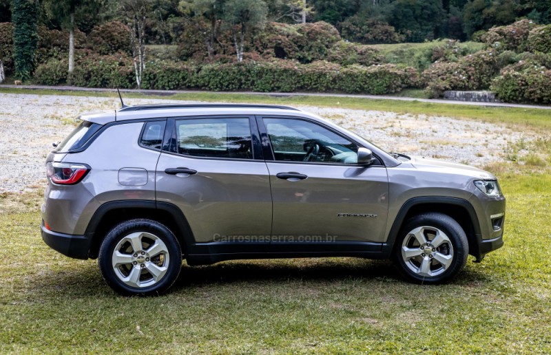 COMPASS 2.0 SPORT 4X2 16V GASOLINA 4P AUTOMÁTICO - 2017 - GRAMADO