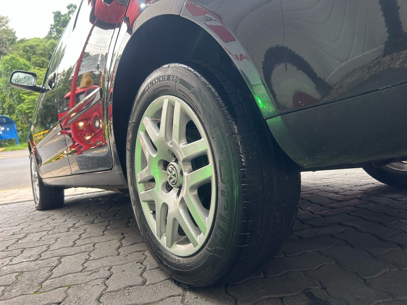 POLO SEDAN 1.6 MI COMFORTLINE 8V FLEX 4P MANUAL - 2006 - TRêS COROAS