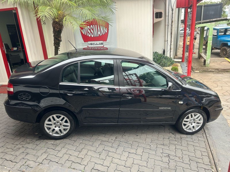 POLO SEDAN 1.6 MI COMFORTLINE 8V FLEX 4P MANUAL - 2006 - TRêS COROAS