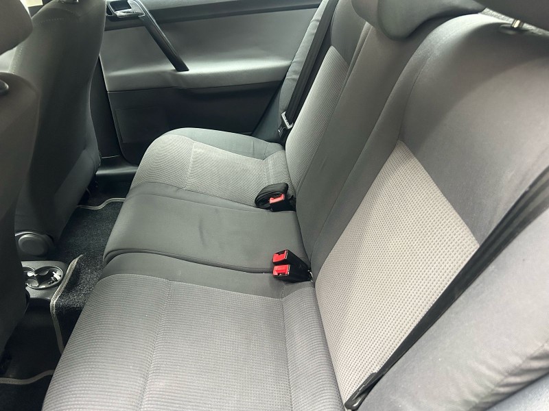 POLO SEDAN 1.6 MI COMFORTLINE 8V FLEX 4P MANUAL - 2006 - TRêS COROAS