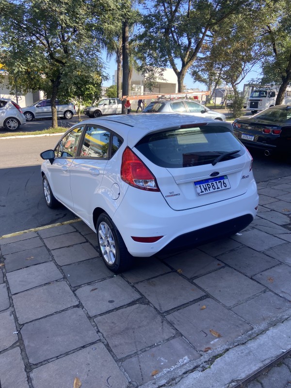FIESTA 1.6 SE HATCH 16V FLEX 4P AUTOMÁTICO - 2015 - FARROUPILHA
