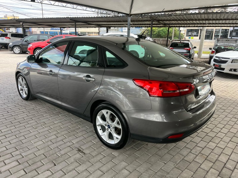 FOCUS 2.0 SE FASTBACK 16V FLEX 4P AUTOMÁTICO - 2019 - CAXIAS DO SUL