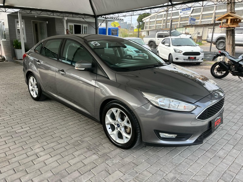 FOCUS 2.0 SE FASTBACK 16V FLEX 4P AUTOMÁTICO - 2019 - CAXIAS DO SUL