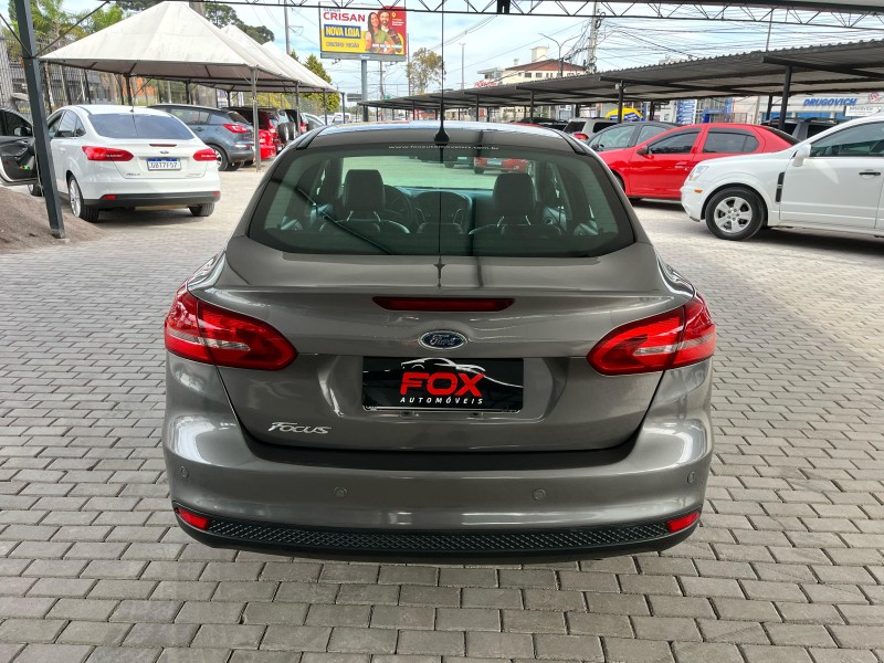 FOCUS 2.0 SE FASTBACK 16V FLEX 4P AUTOMÁTICO - 2019 - CAXIAS DO SUL