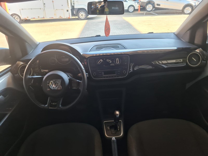 UP 1.0 MPI RUN UP 12V FLEX 4P AUTOMATIZADO - 2017 - CANELA