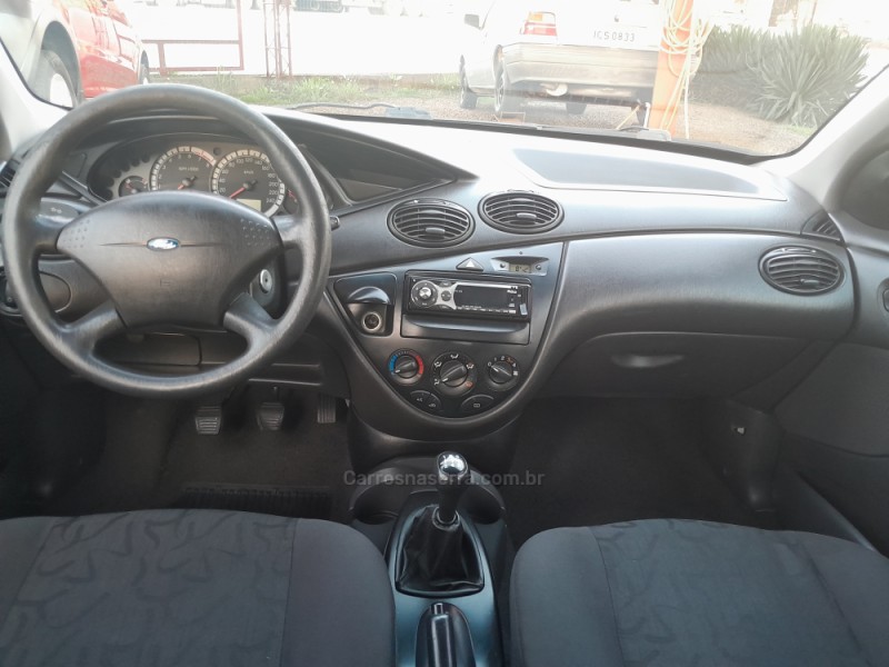 FOCUS 1.6 GL 8V FLEX 4P MANUAL - 2009 - VERANóPOLIS