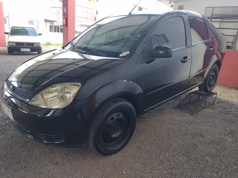 FIESTA 1.6 MPI CLASS SEDAN 8V FLEX 4P MANUAL - 2006 - CAXIAS DO SUL