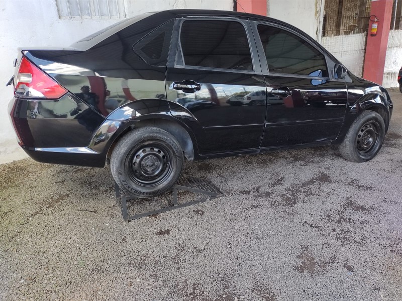 FIESTA 1.6 MPI CLASS SEDAN 8V FLEX 4P MANUAL - 2006 - CAXIAS DO SUL