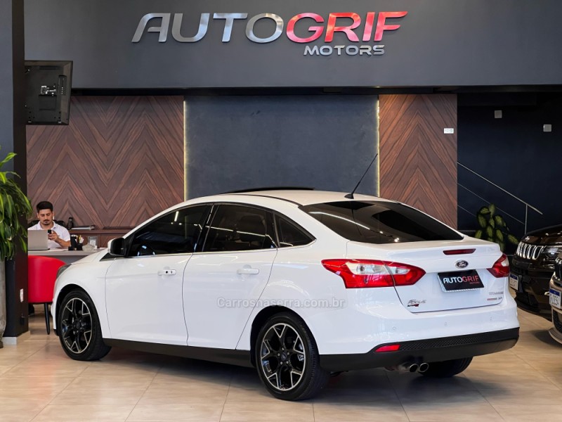 FOCUS 2.0 TITANIUM PLUS SEDAN 16V FLEX 4P AUTOMÁTICO - 2015 - CAMPO BOM