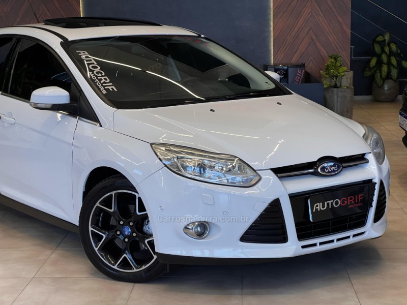 FOCUS 2.0 TITANIUM PLUS SEDAN 16V FLEX 4P AUTOMÁTICO - 2015 - CAMPO BOM