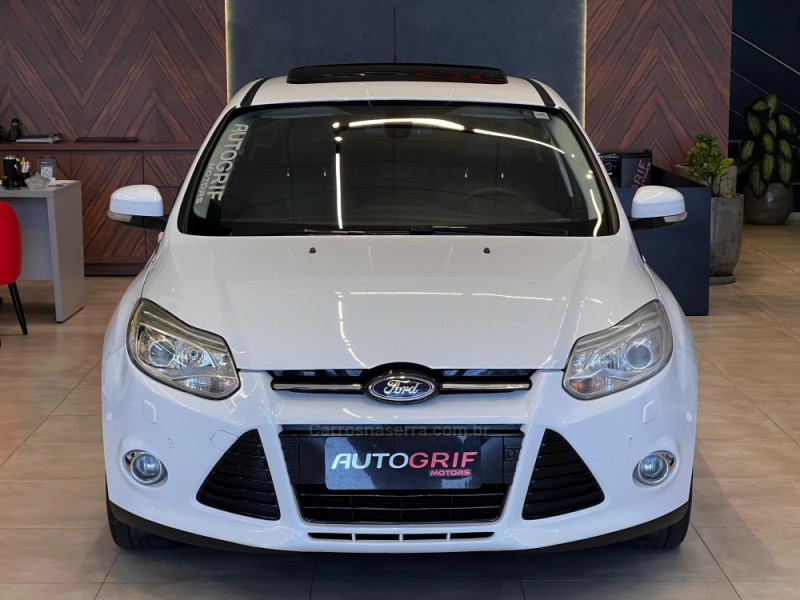 FOCUS 2.0 TITANIUM PLUS SEDAN 16V FLEX 4P AUTOMÁTICO - 2015 - CAMPO BOM