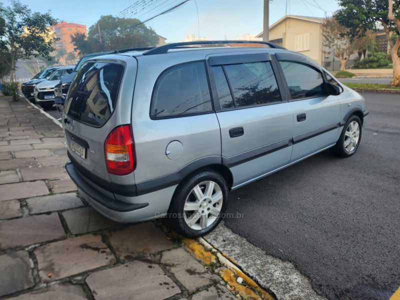 ZAFIRA 2.0 MPFI COMFORT 8V FLEX 4P MANUAL - 2009 - VERANóPOLIS