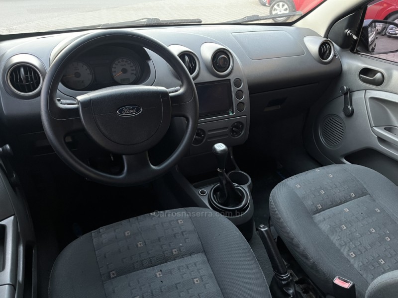 FIESTA 1.0 MPI PERSONNALITÉ 8V GASOLINA 4P MANUAL - 2003 - CAXIAS DO SUL