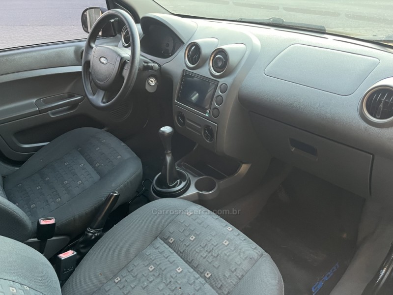 FIESTA 1.0 MPI PERSONNALITÉ 8V GASOLINA 4P MANUAL - 2003 - CAXIAS DO SUL