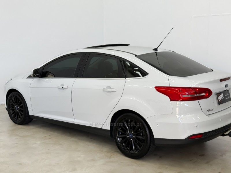 FOCUS 2.0 TITANIUM FASTBACK 16V FLEX 4P AUTOMÁTICO - 2016 - CAXIAS DO SUL