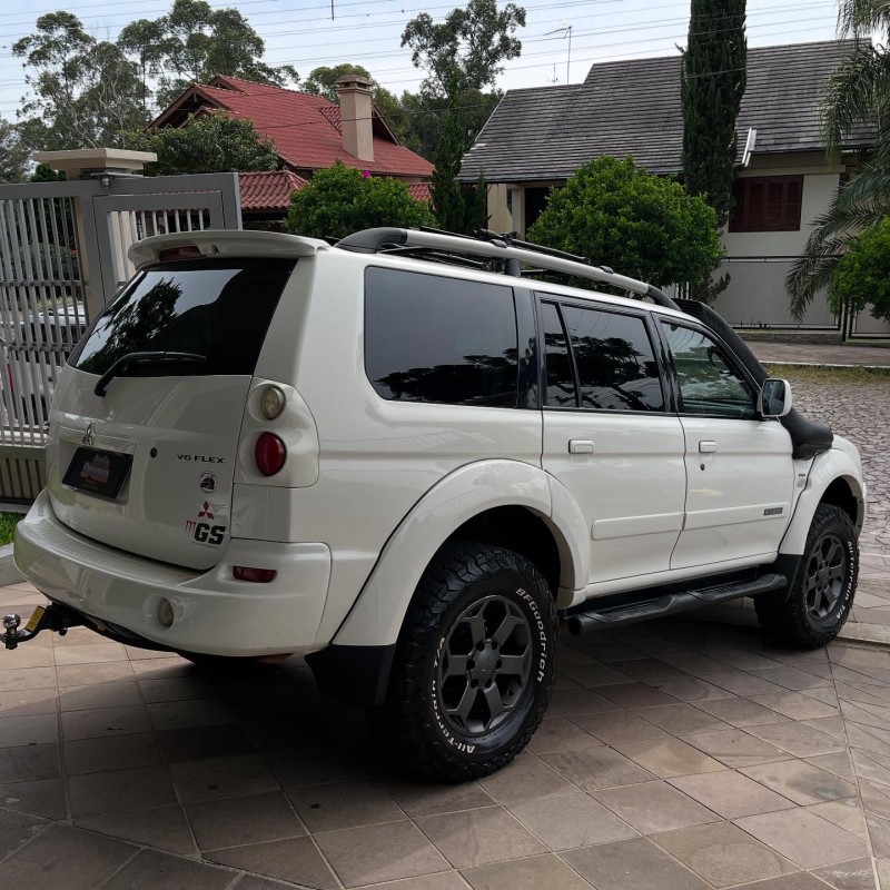 PAJERO SPORT 3.5 HPE 4X4 V6 24V FLEX 4P AUTOMÁTICO - 2010 - NOVA PETRóPOLIS