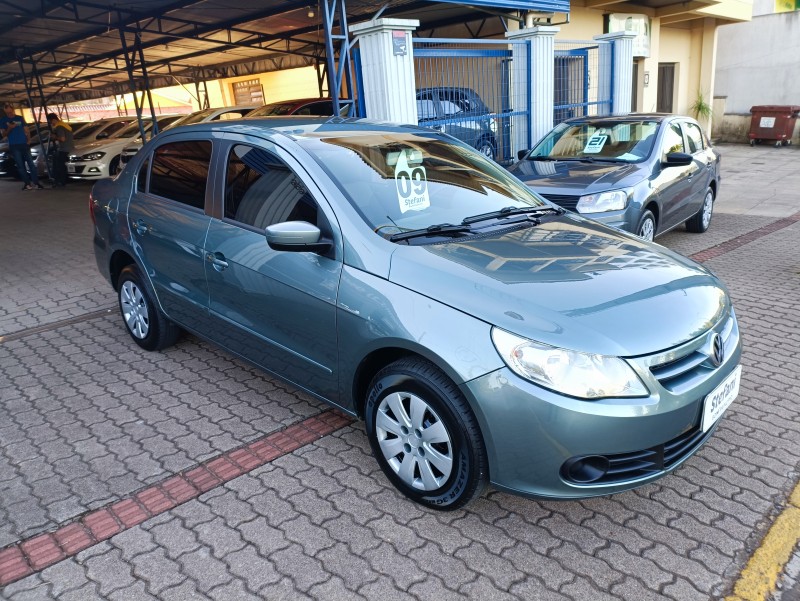 VOYAGE 1.6 MI TREND 8V FLEX 4P MANUAL - 2009 - BOM PRINCíPIO