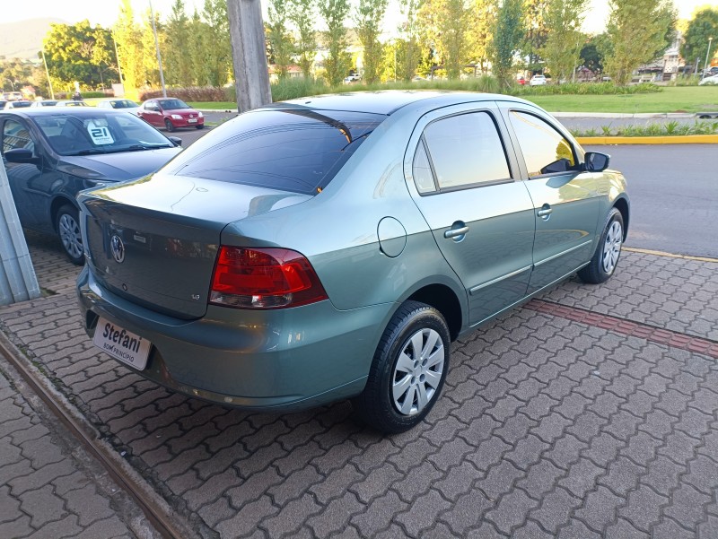 VOYAGE 1.6 MI TREND 8V FLEX 4P MANUAL - 2009 - BOM PRINCíPIO