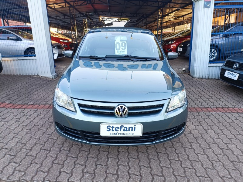 VOYAGE 1.6 MI TREND 8V FLEX 4P MANUAL - 2009 - BOM PRINCíPIO