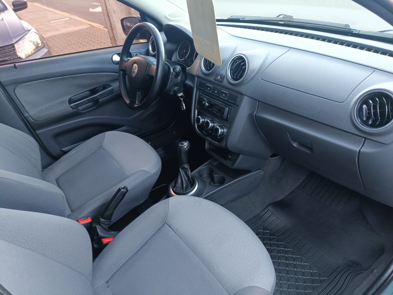 VOYAGE 1.6 MI TREND 8V FLEX 4P MANUAL - 2009 - BOM PRINCíPIO