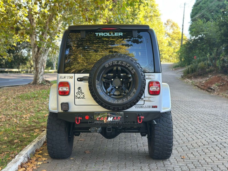 T4 3.0 TETO RÍGIDO 16V TURBO ELETRONIC DIESEL 2P MANUAL - 2011 - DOIS IRMãOS