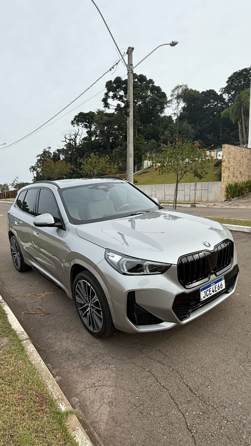 X1 2.0 16V TURBO ACTIVEFLEX SDRIVE20I M SPORT 4P AUTOMÁTICO - 2023 - FARROUPILHA