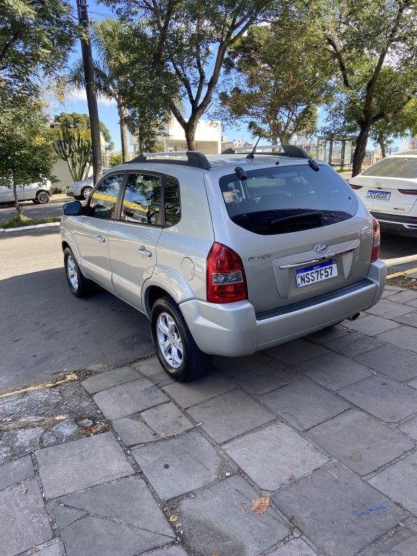 TUCSON 2.0 MPFI GLS 16V 143CV 2WD GASOLINA 4P AUTOMÁTICO - 2011 - FARROUPILHA