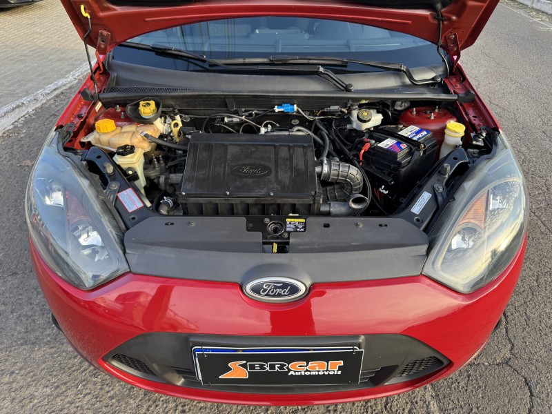 FIESTA 1.0 MPI SEDAN 8V FLEX 4P MANUAL - 2012 - DOIS IRMãOS