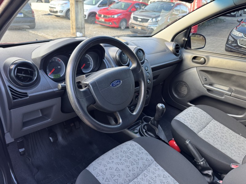 FIESTA 1.0 MPI SEDAN 8V FLEX 4P MANUAL - 2012 - DOIS IRMãOS