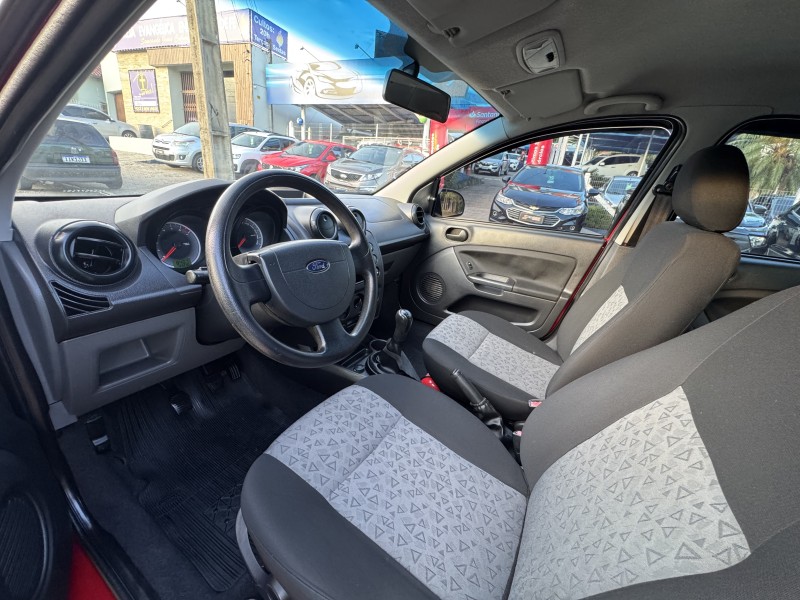 FIESTA 1.0 MPI SEDAN 8V FLEX 4P MANUAL - 2012 - DOIS IRMãOS