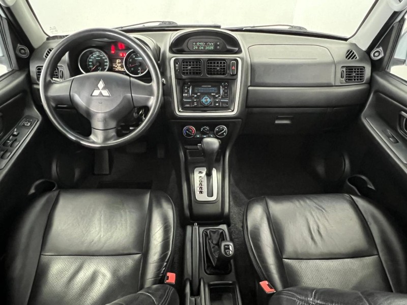 PAJERO TR4 2.0 4X4 16V 140CV FLEX 4P AUTOMÁTICO - 2011 - FARROUPILHA