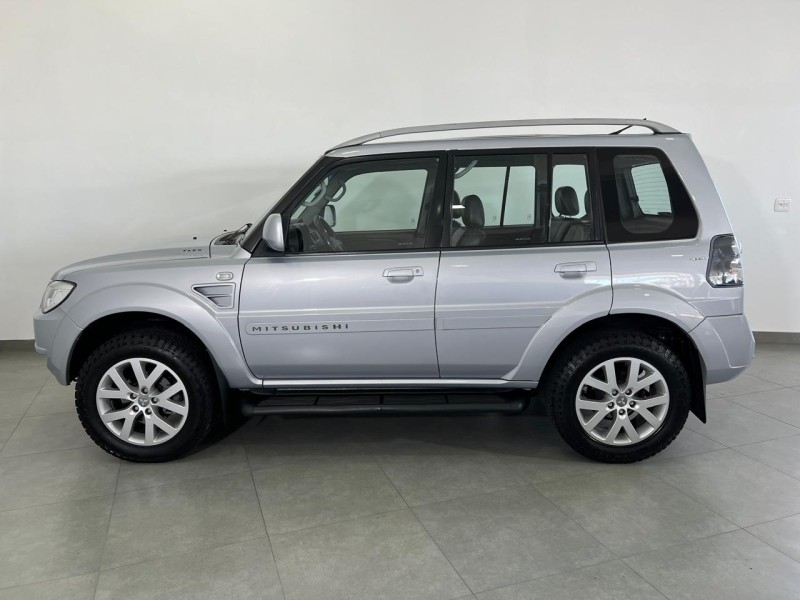 PAJERO TR4 2.0 4X4 16V 140CV FLEX 4P AUTOMÁTICO - 2011 - FARROUPILHA